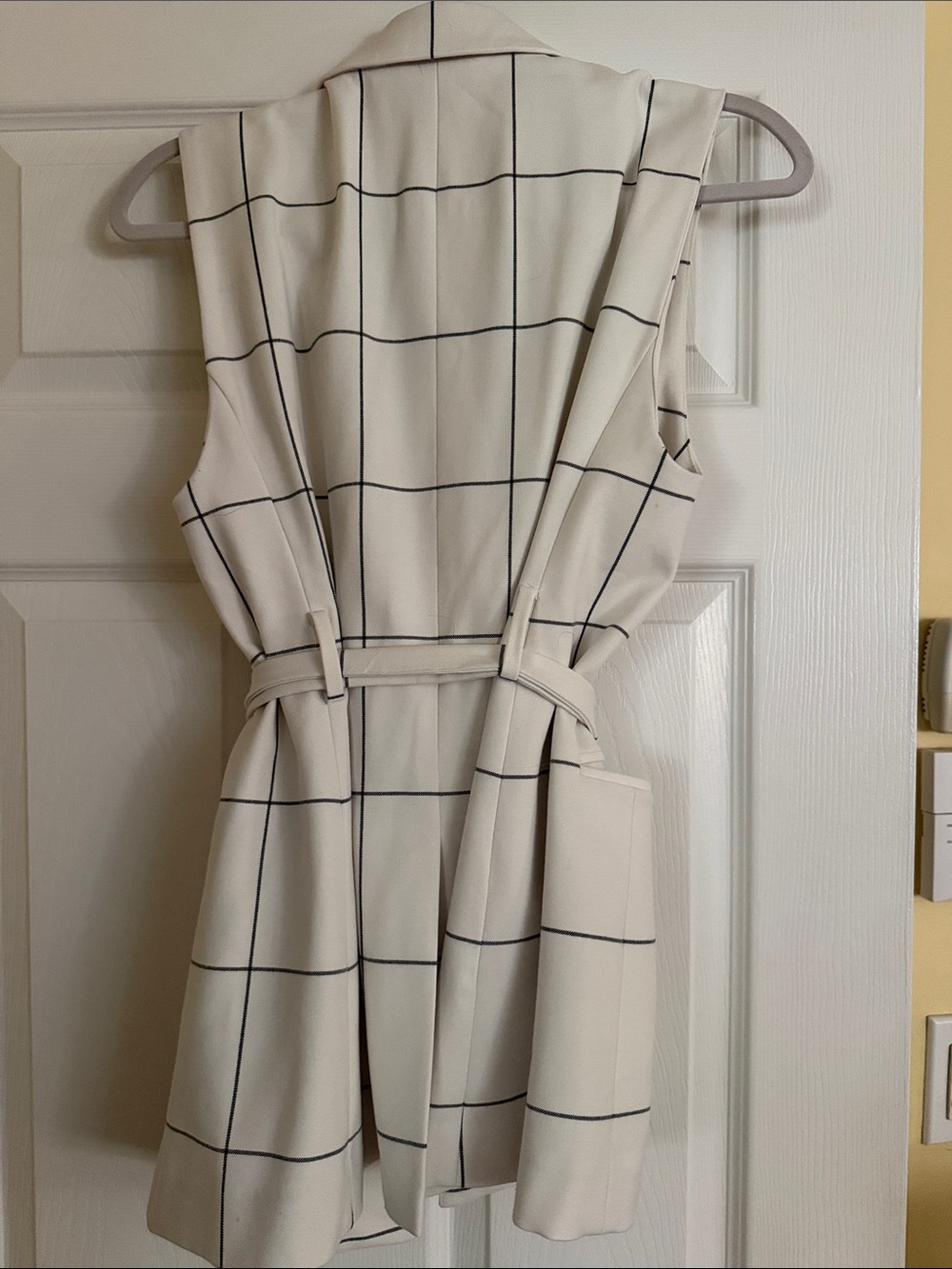 Ann Taylor Cream Windowpane Sleeveless Belted Vest - Picture 3 of 4